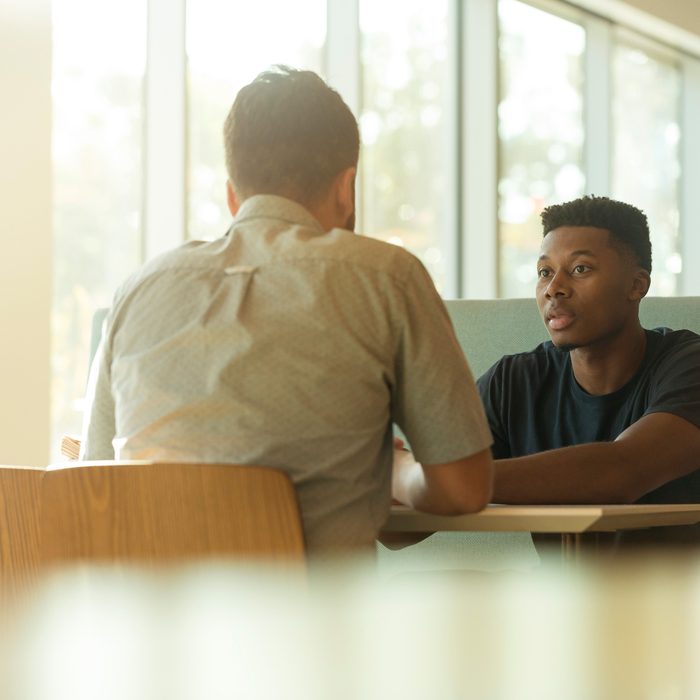 Échange et accompagnement entre deux personnes